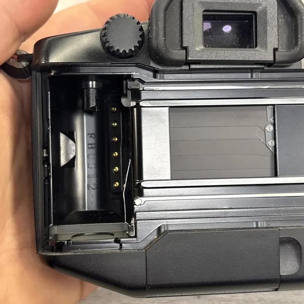 Canon EOS 650 35mm Camera Body (For Parts or Repair)